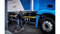 Mercedes-Benz eActros charging