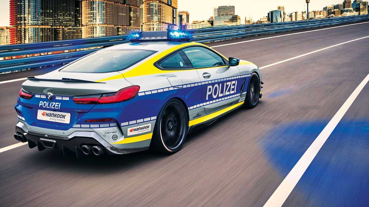 Auto della polizia BMW M850i di AC Schnitzer