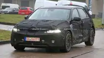 2022 Hyundai Ioniq 5 new spy photo (front three-quarters)
