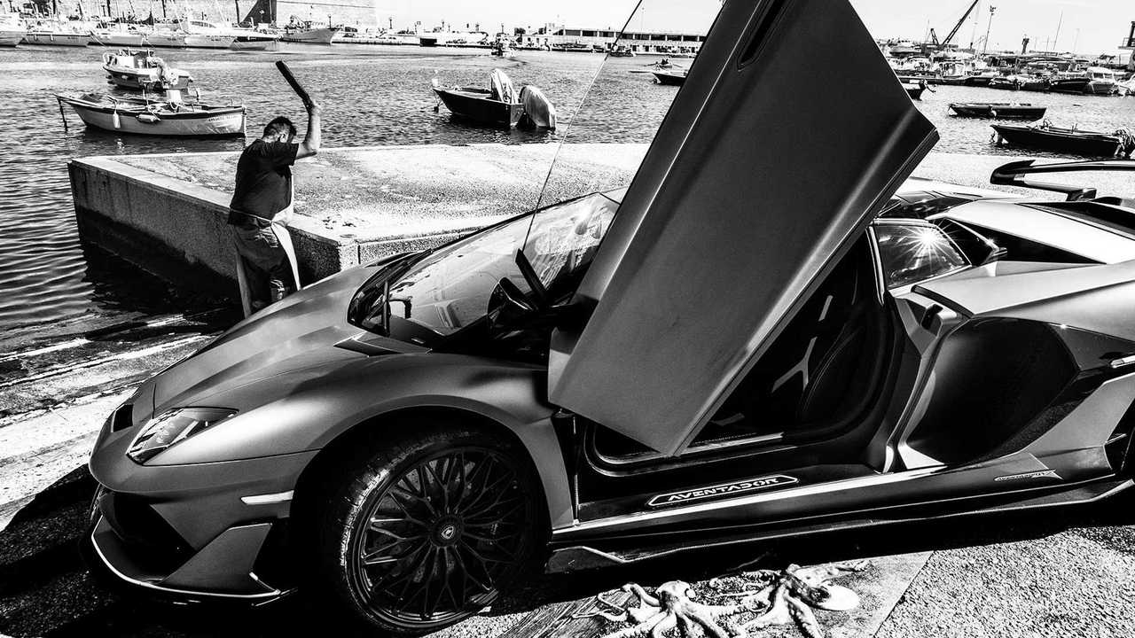 Lamborghini “With Italy, for Italy”, il libro fotografico