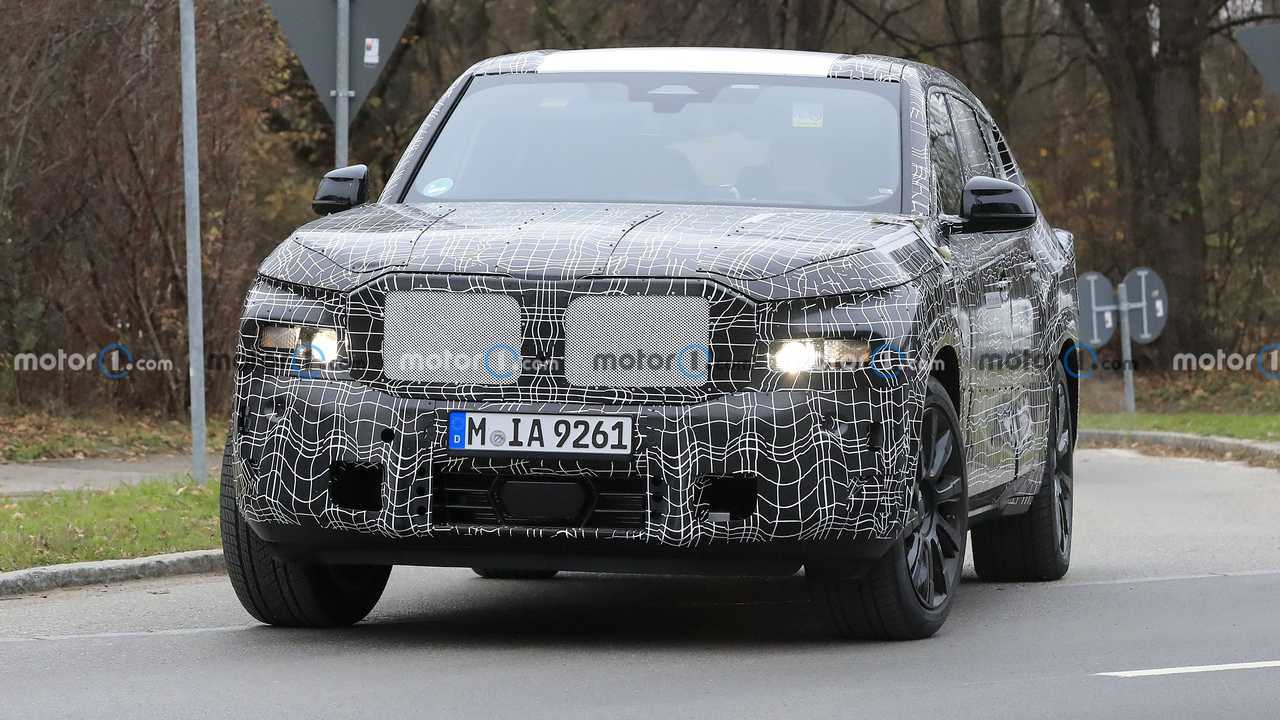 Photo espion BMW X8