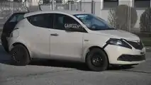 2021 Lancia Ypsilon Spia Lato foto