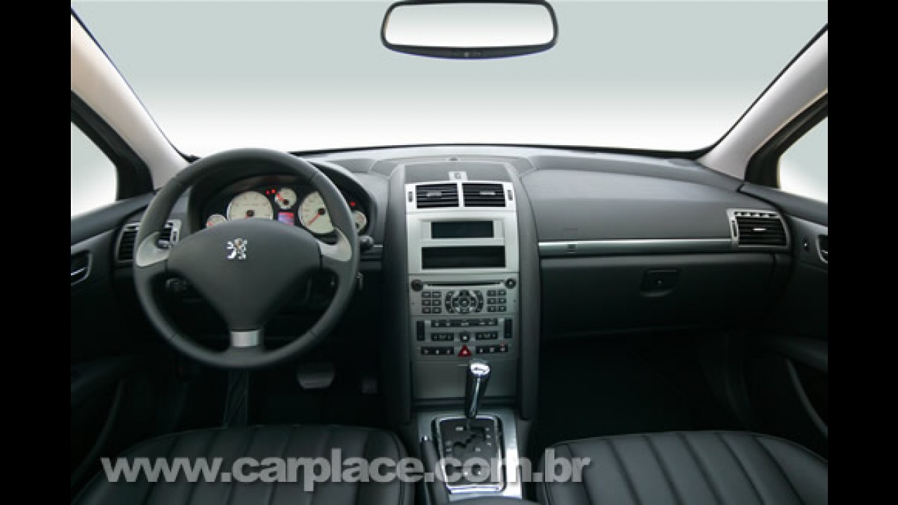 Peugeot lança linha 2008 do 407 sedan e SW com preços a partir de R$ 87,5 mil