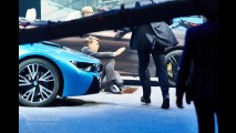 BMW CEO'su Harald Krueger Frankfurt'ta Sahneden Düştü