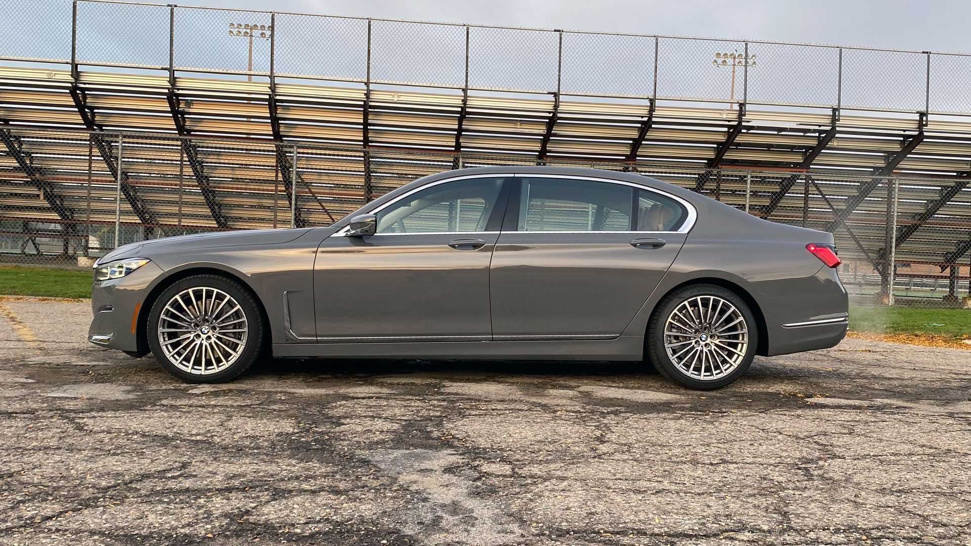 2020 BMW 750i Review: Rolling Rhinoplasty