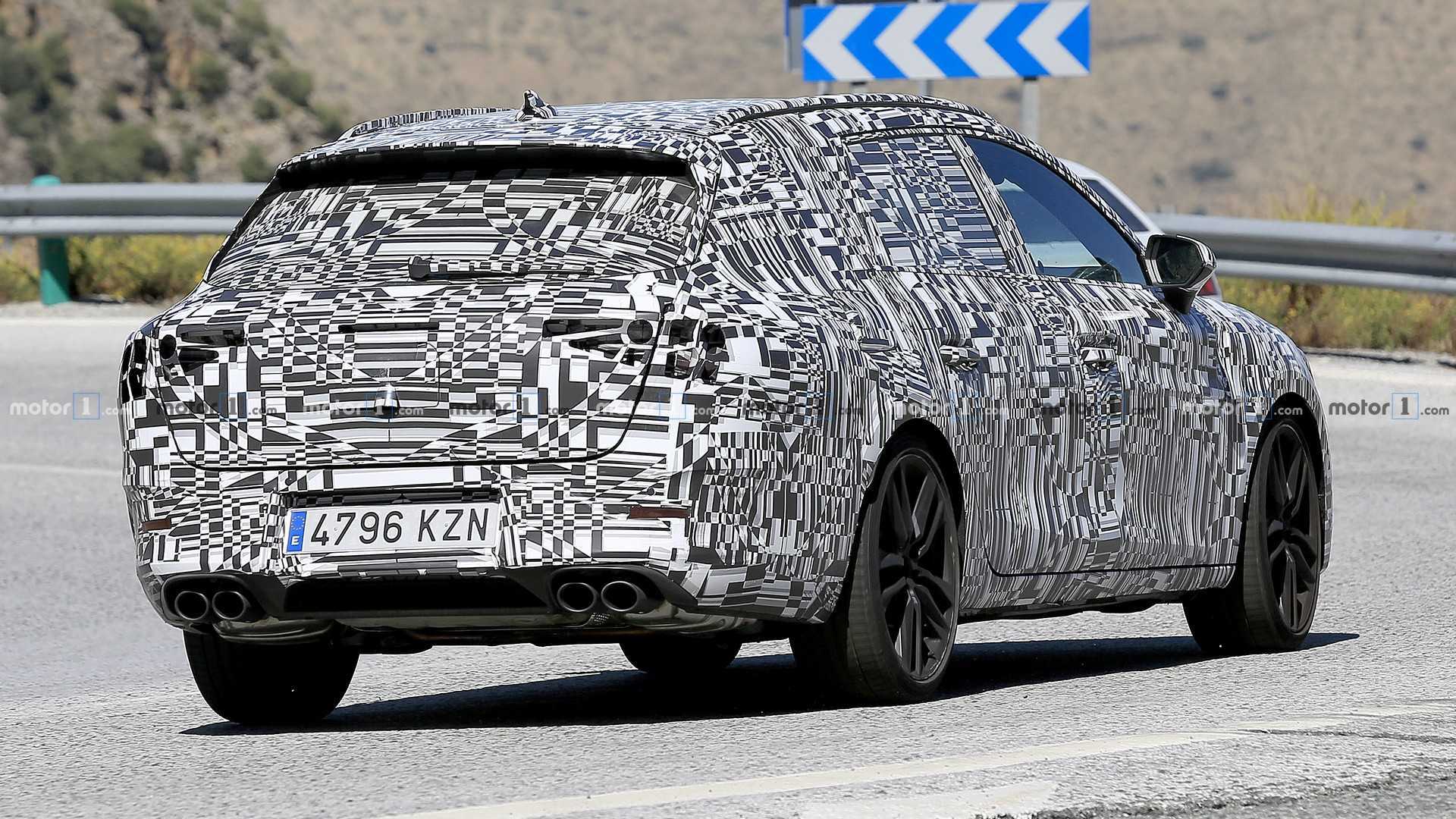 2021-leon-cupra-st-spy-photo.jpg