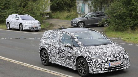 volkswagen id3 crozz seen together