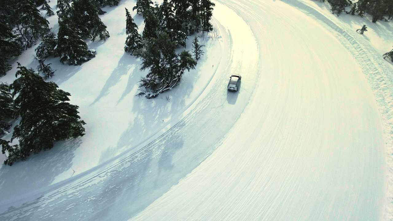 Тизеры электрокроссовера по мотивам Ford Mustang