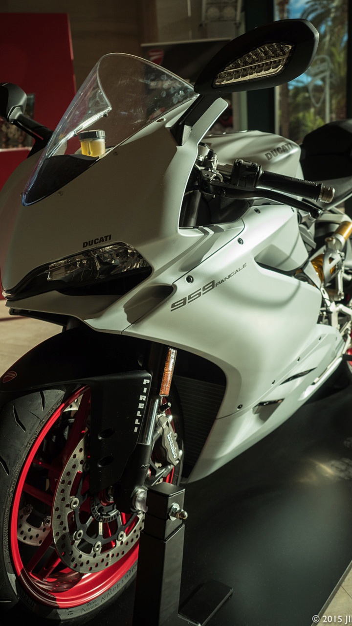 2016 Ducati 959 Panigale - First Look