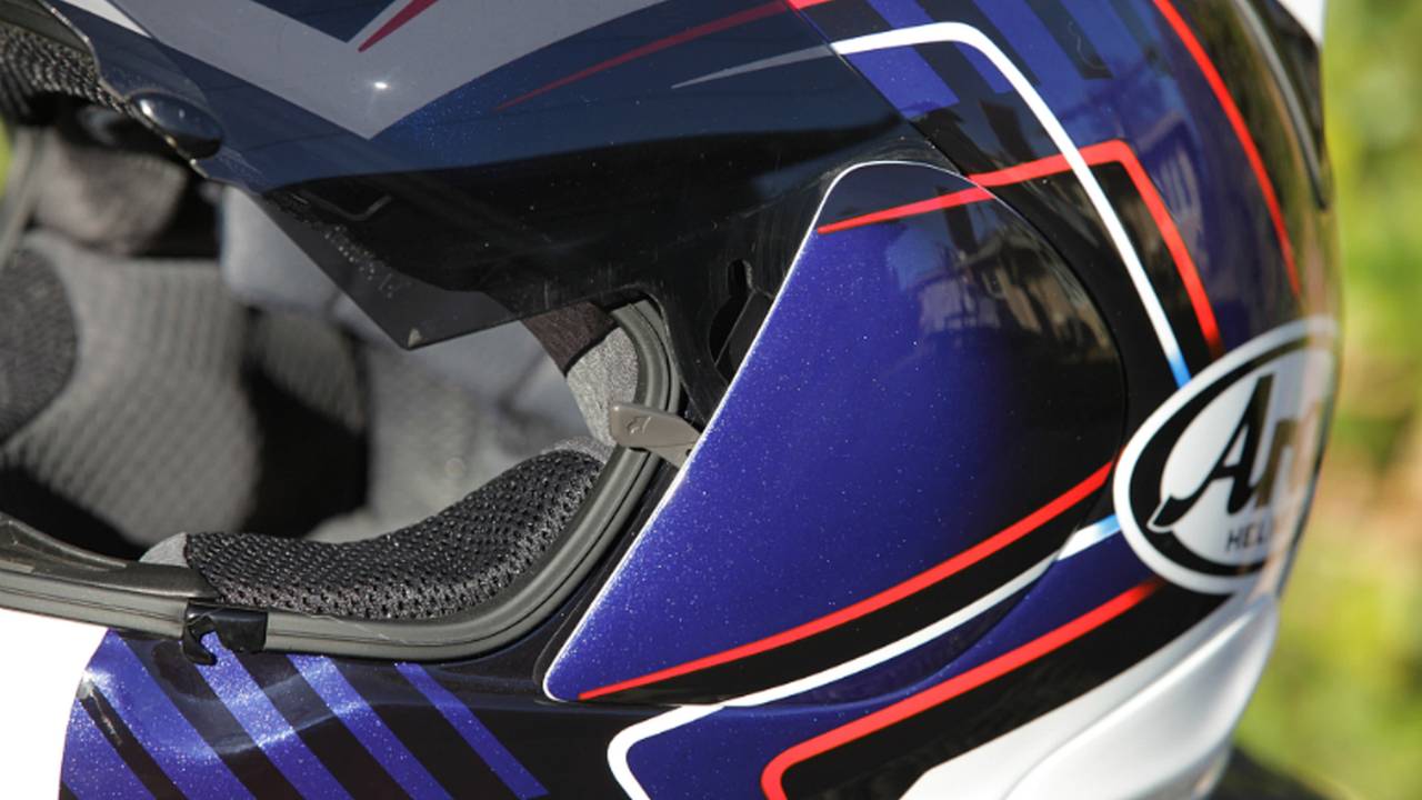 Arai’s face-shield release system is still among my least favorites, although I’m starting to get the hang of it after 22 years!
