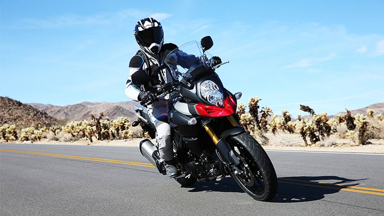 2014 Suzuki V-Strom 1000 ABS (turn)