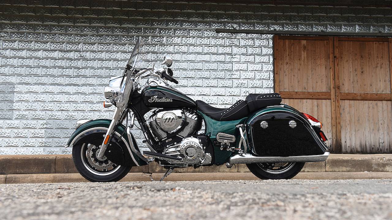 <em>The Springfield's new Metallic Jade over Thunder Black paint scheme is all kinds of beautiful.</em>