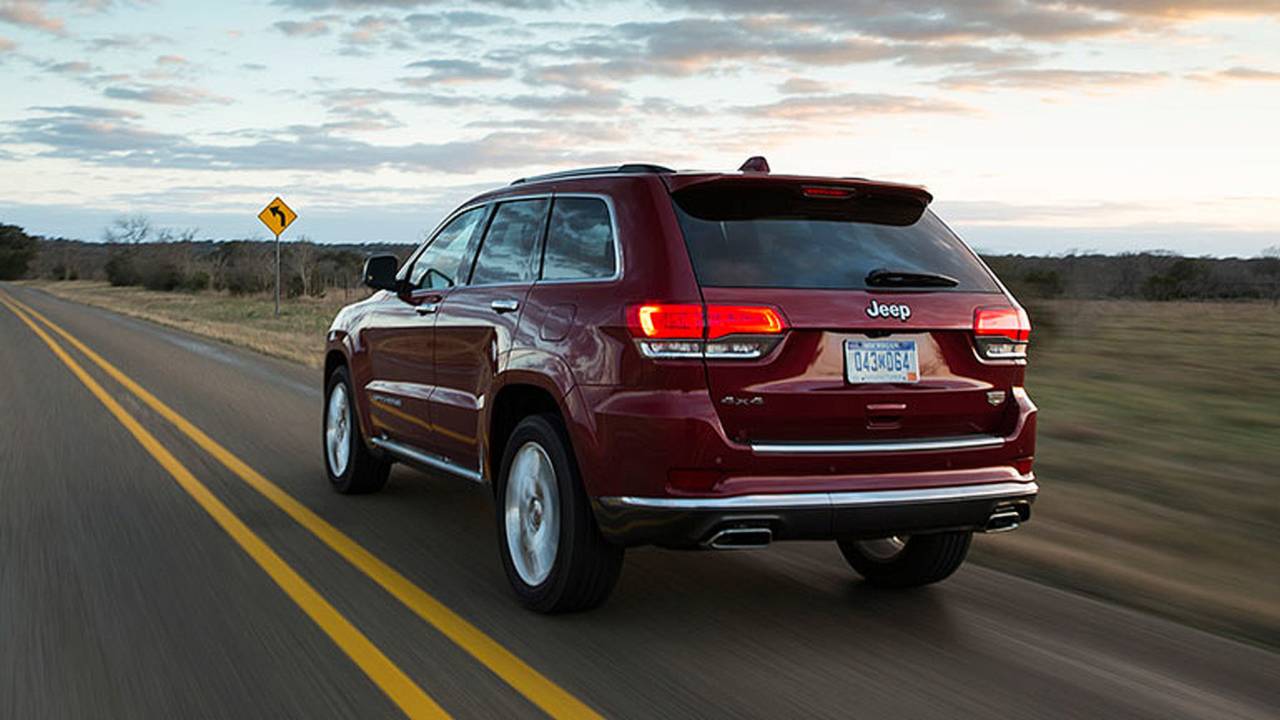 Jeep Grand Cherokee cruising.