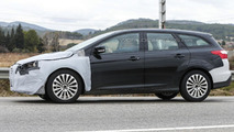 2014 Ford Focus facelift spy photo
