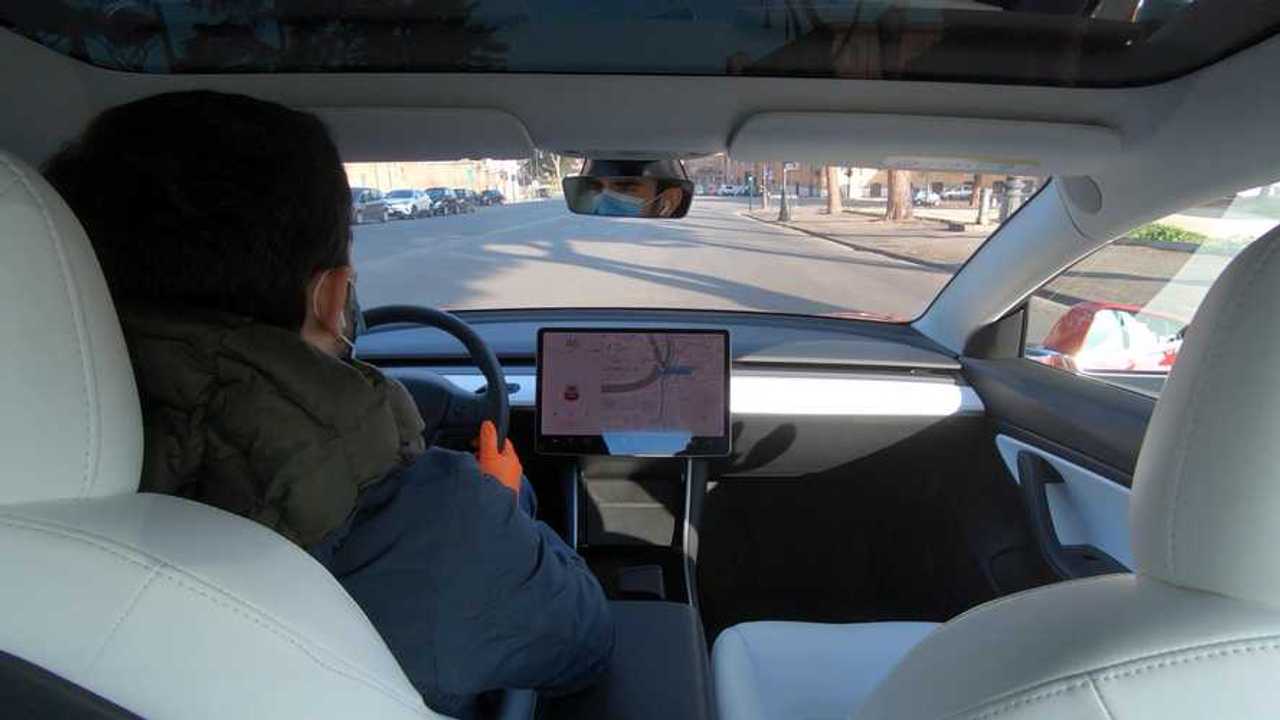 Prueba del coronavirus en coche, en Motor1.com Italia