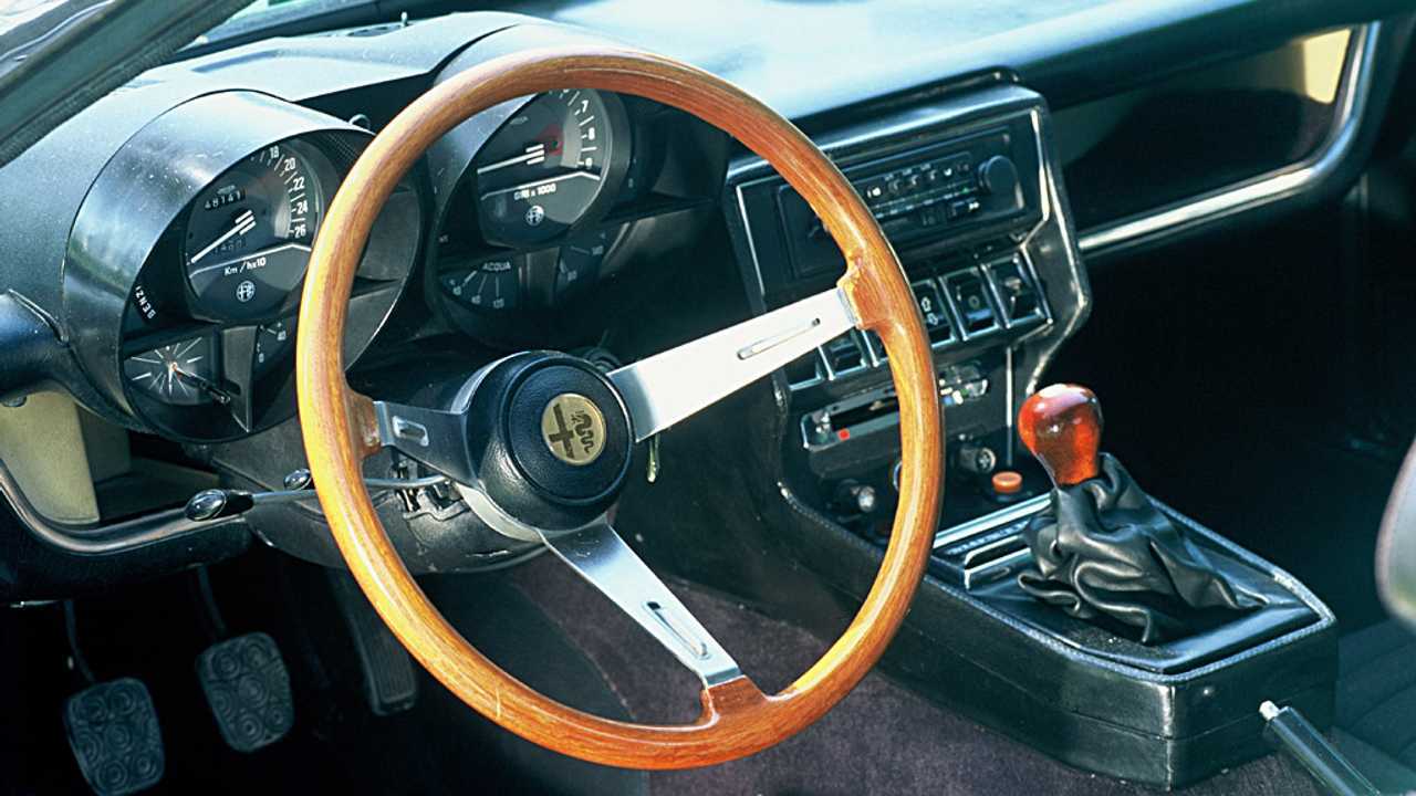 Alfa Romeo Montreal (1970-1977)
