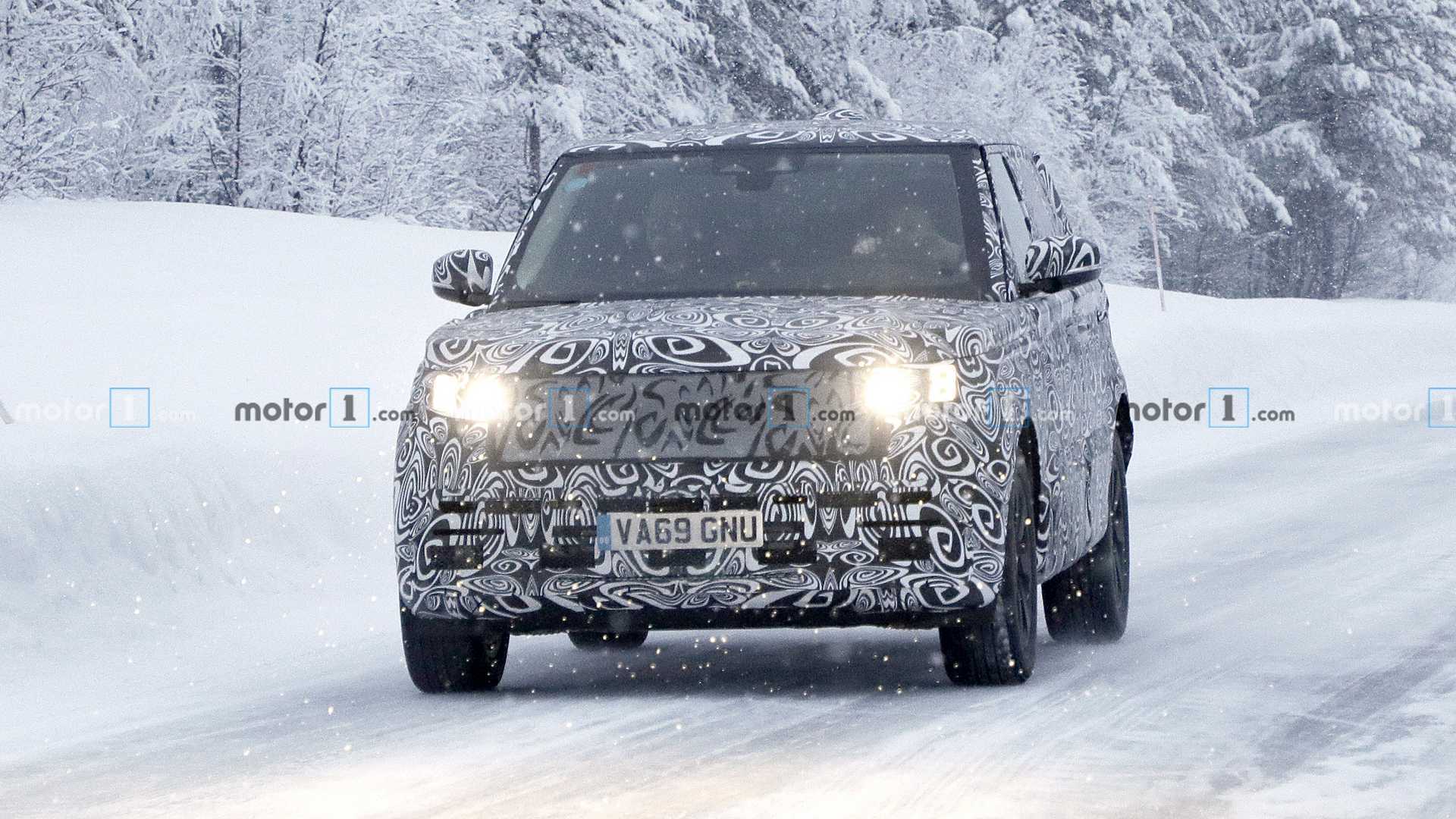 https://cdn.motor1.com/images/mgl/NkEPM/s1/2021-range-rover-spy-photo.jpg 2021-range-rover-spy-photo
