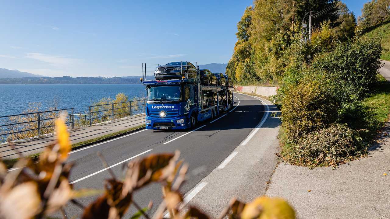 Mercedes-Benz Actros, ecco la bisarca