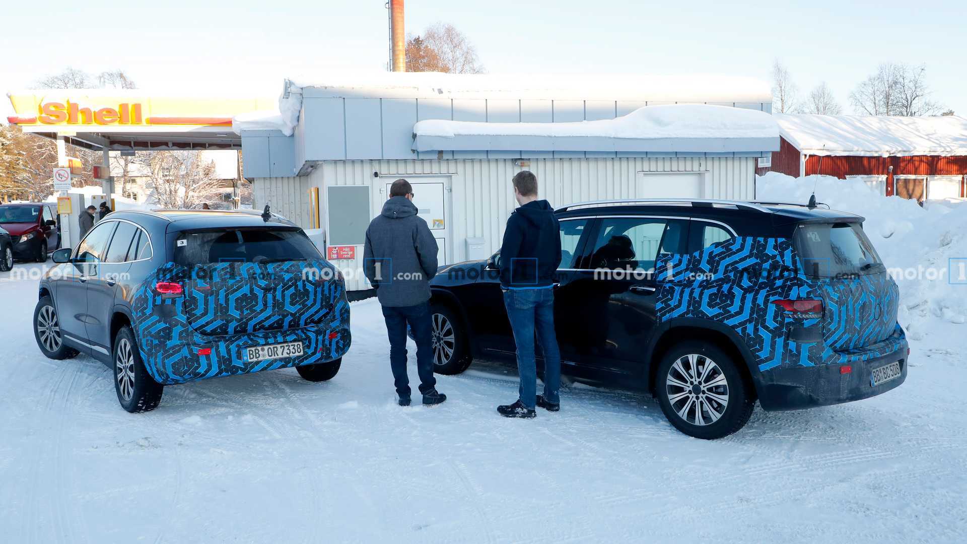 https://cdn.motor1.com/images/mgl/NkznX/s1/mercedes-eqa-and-eqb-spy-photo.jpg mercedes-eqa-and-eqb-spy-photo