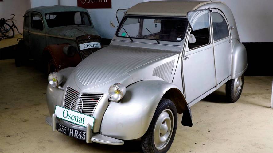 Citroën 2CV auctioned by Osenat