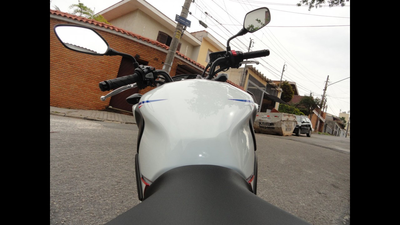 Garagem MOTO #2: Honda CB 650F chama atenção na cidade, mas prefere a estrada