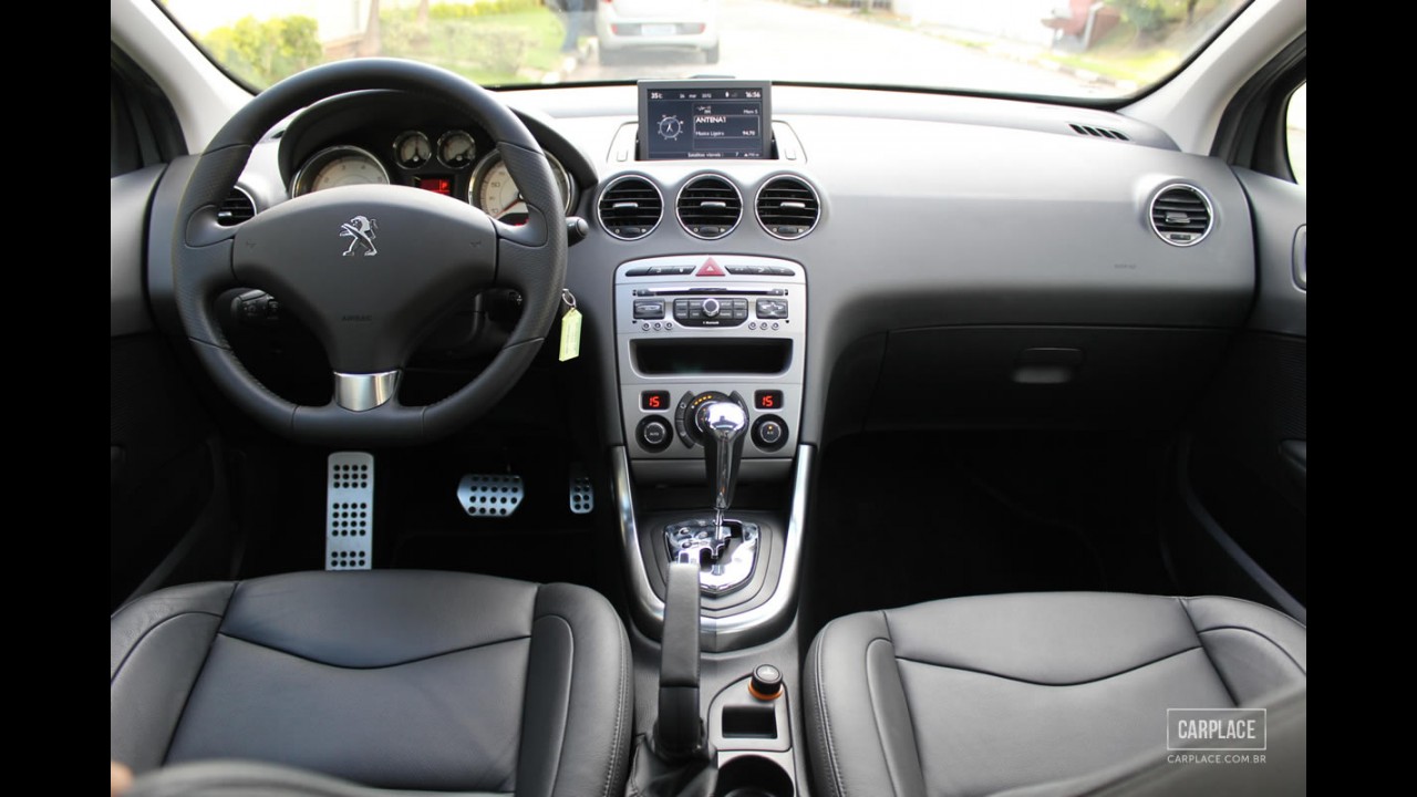 Garagem CARPLACE: Itens de série e detalhes do acabamento interno do Peugeot 408 1.6 THP