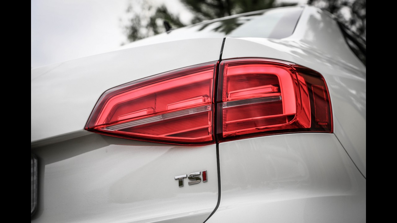 Teste CARPLACE: Jetta TSI mantém pegada de GTI em corpo de sedã