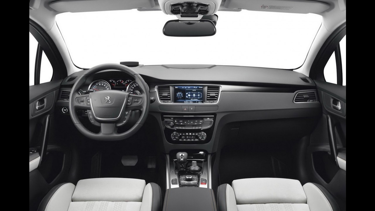 Peugeot apresenta 508 em versão HYbrid4, movido a diesel e a eletricidade