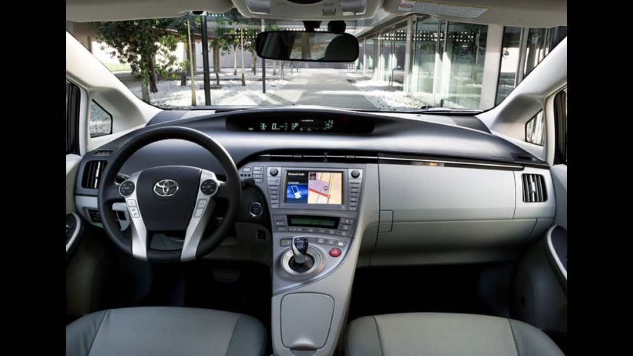 Toyota poderá adotar sistema de tração integral na próxima geração do Prius