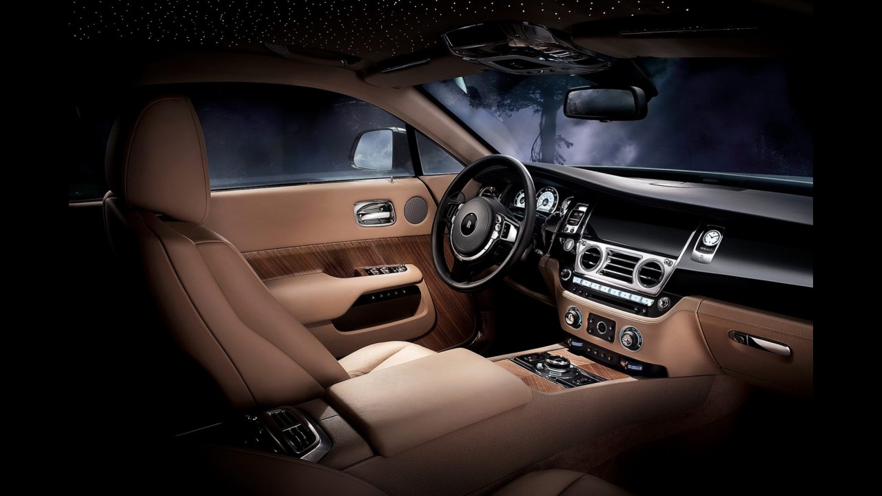 Rolls-Royce lançará cupê Wraith no Brasil ainda neste ano