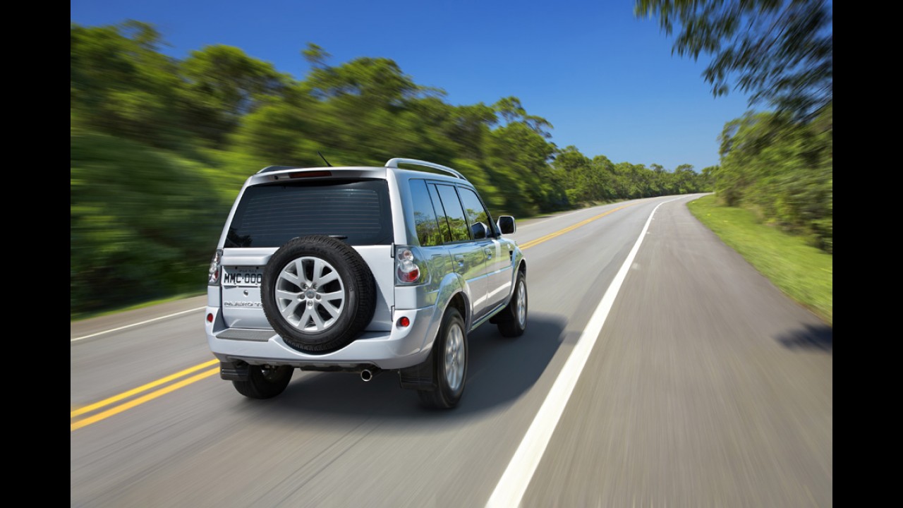 Mitsubishi lança linha 2012 da Pajero TR4 com inédita versão 4x2 e preços a partir de R$ 65.990