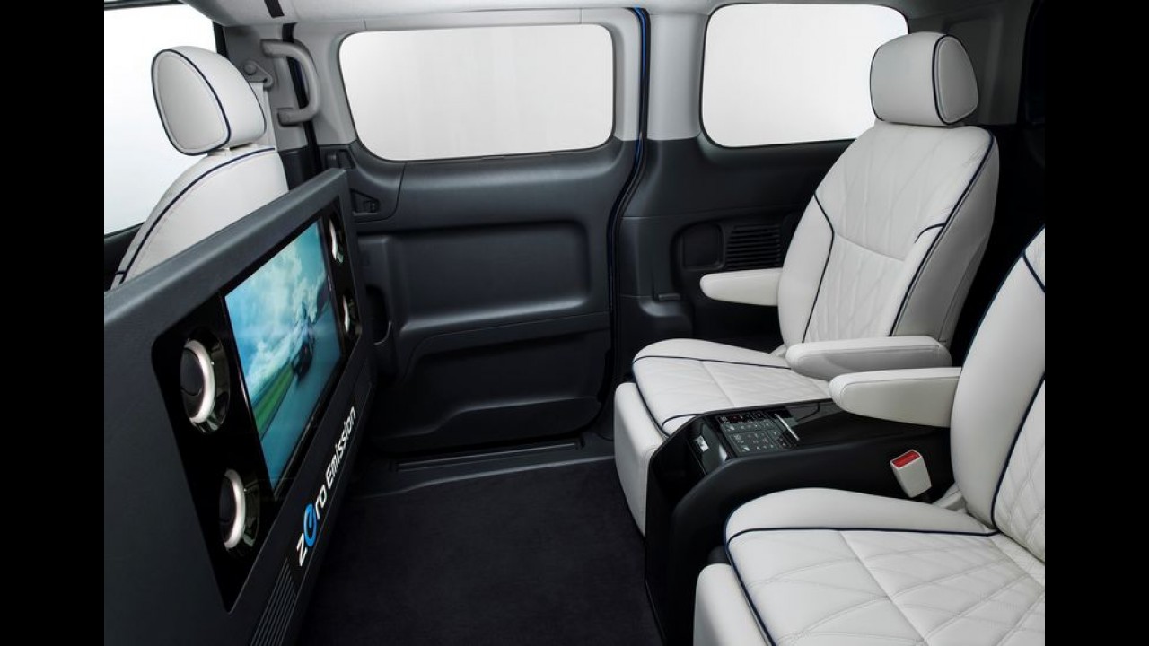 Nissan e-NV200 VIP, utilitário 100% elétrico, possui até monitor de 21"