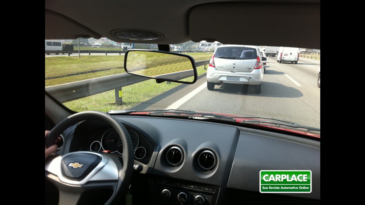 Garagem CARPLACE: Rodando no trânsito urbano e na estrada com o Celta LT 2012
