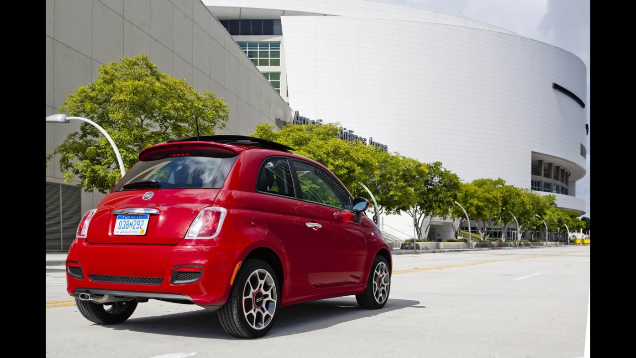 Novo Fiat 500 2012: Confira os itens de série e opcionais de todas as versões