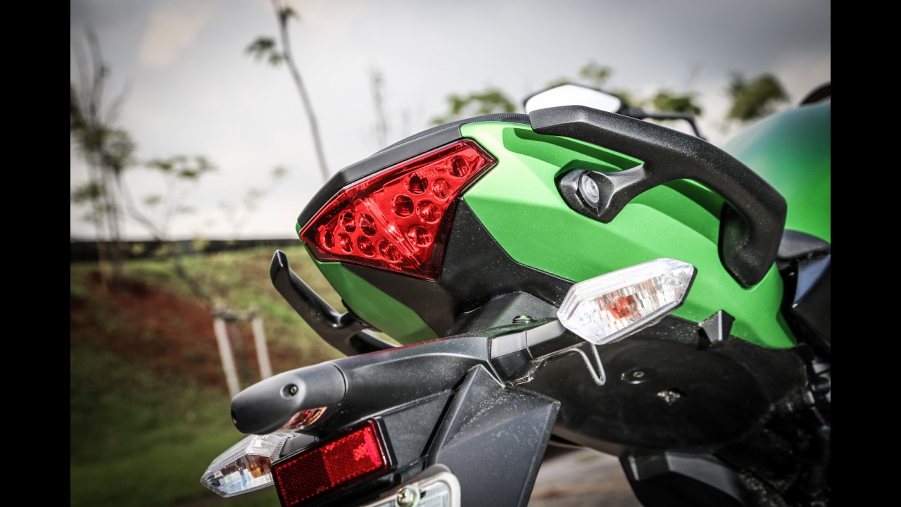 Avaliação: Honda CB 500F e Kawasaki ER-6n travam combate das médio-ligeiras