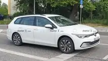 Nuova Volkswagen Golf Variant, le prime foto spia