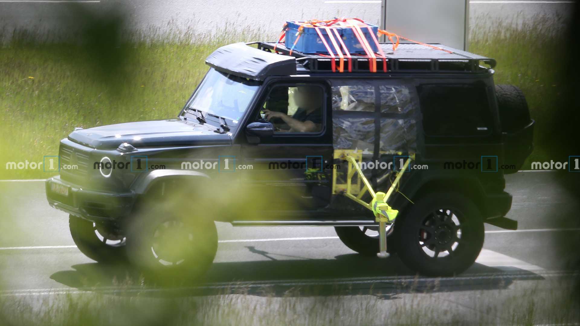 New Mercedes Benz G550 4 4 Spied With Weird Testing Rig
