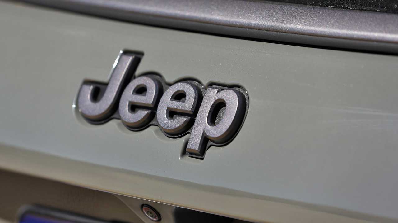 Comparativo: Jeep Compass S vs. Toyota Corolla Cross XRX Hybrid vs. VW Taos Launch Edition