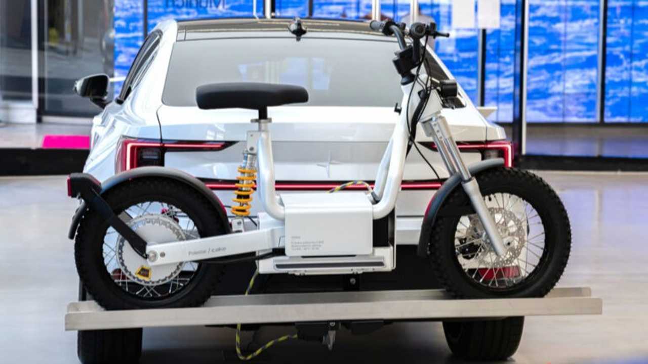CAKE And Polestar Release Limited Edition Makka Electric Scooter
