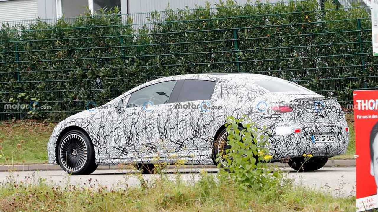 2022 Mercedes-AMG EQE 53 casus fotoğraf
