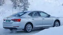 2019 Skoda Superb photos espion