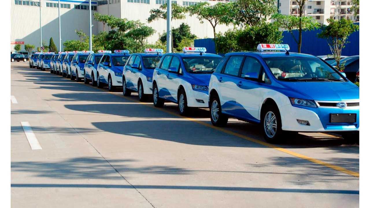 BYD e6 Taxis Lined Up for Service in China