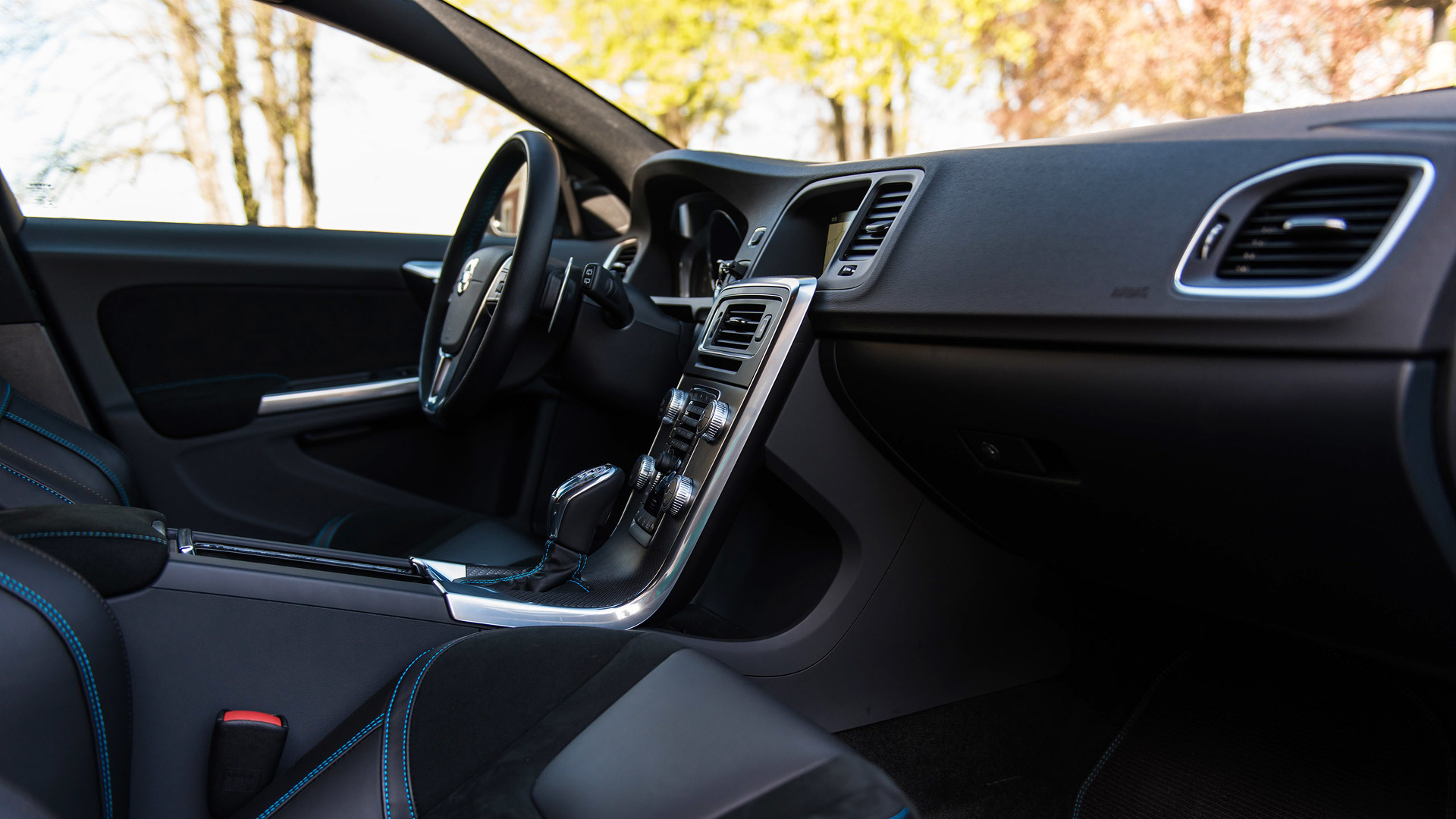 2017-volvo-v60-polestar-review.jpg