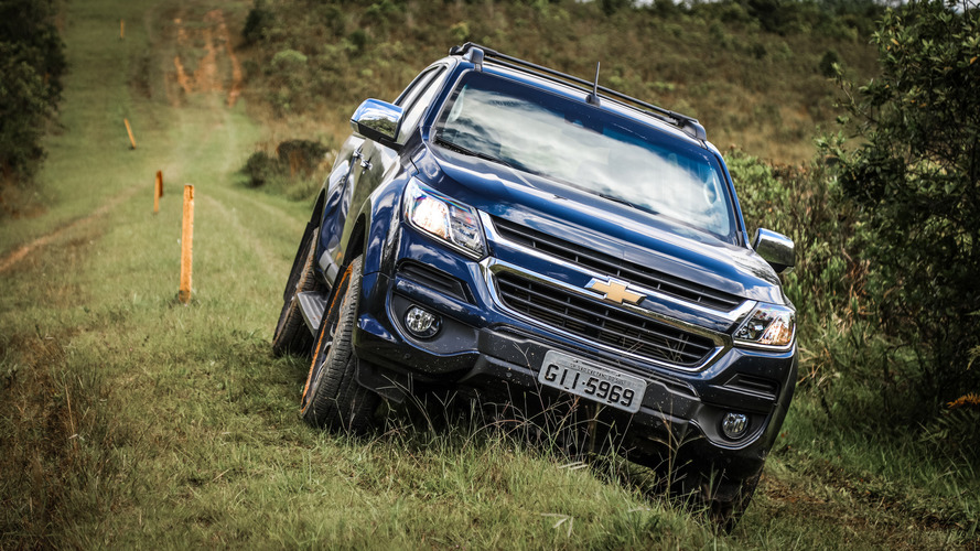 Comparativo - Chevrolet S10 High Country, Nissan Frontier LE 4x4 e Volkswagen Amarok Extreme