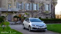 Essai Toyota Auros Hybrid