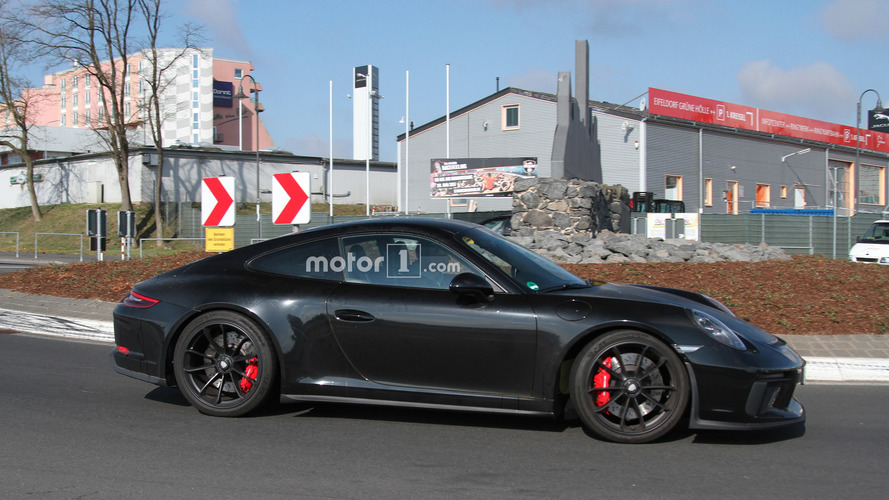 Gizemli Porsche 911 casus fotoğrafları
