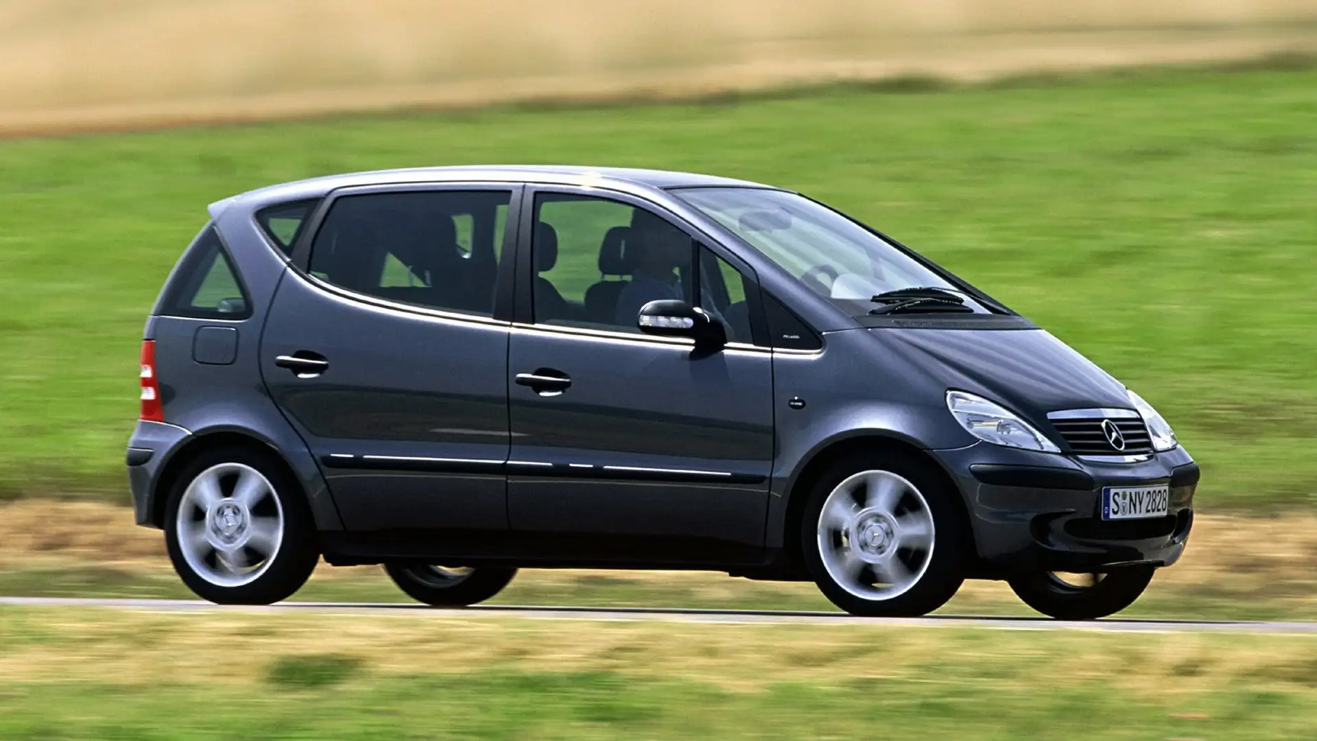 Mercedes 147 Fotograf Ile A Serisi Nin 20 Yasini Kutladi