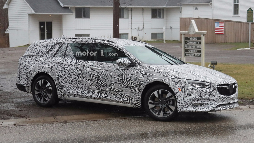 Buick Regal Liftback / Wagon Casus Fotoğrafları