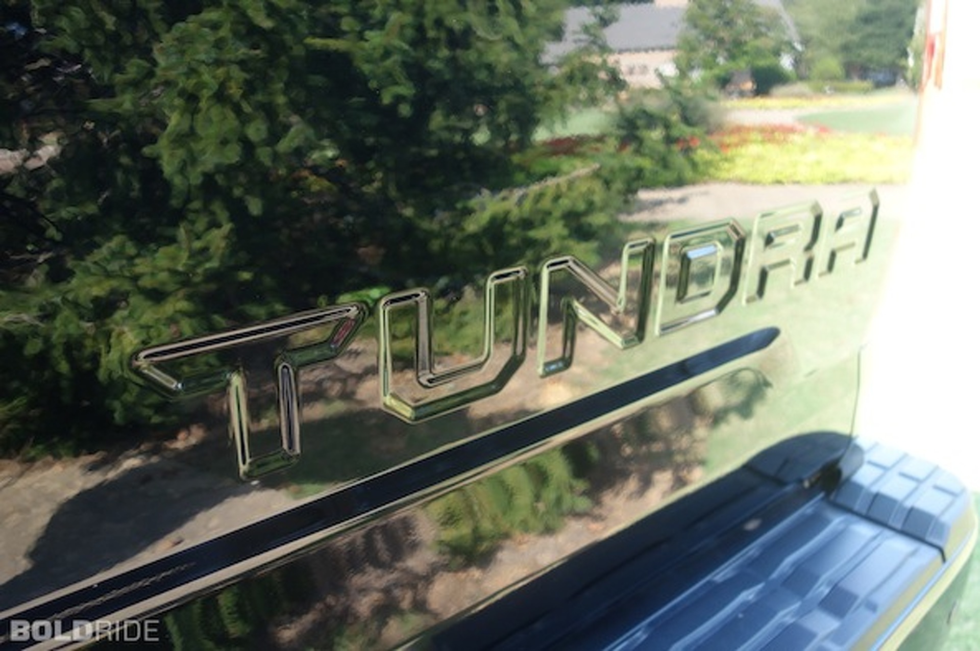 2014 Toyota Tundra First Drive: New Face, Same Ol' Truck
