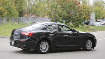 2016 Alfa Romeo Giulia test mule spy photo